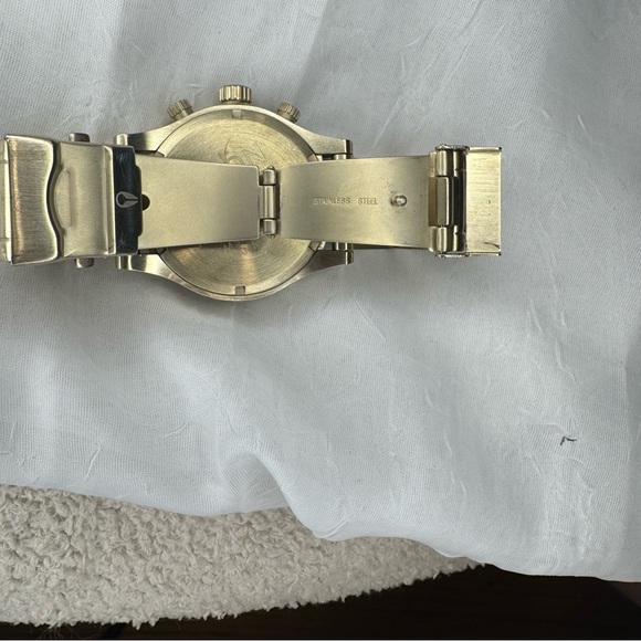Nixon Gold 42-20 Womens Chronograph Watch - Picture 3 of 8